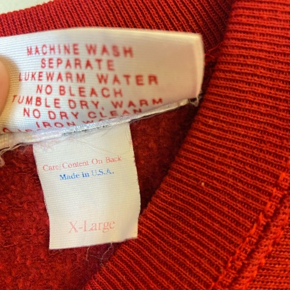 Vintage Wolf & Sons Red Beary Christmas Sweatshirt - Picture 13 of 14